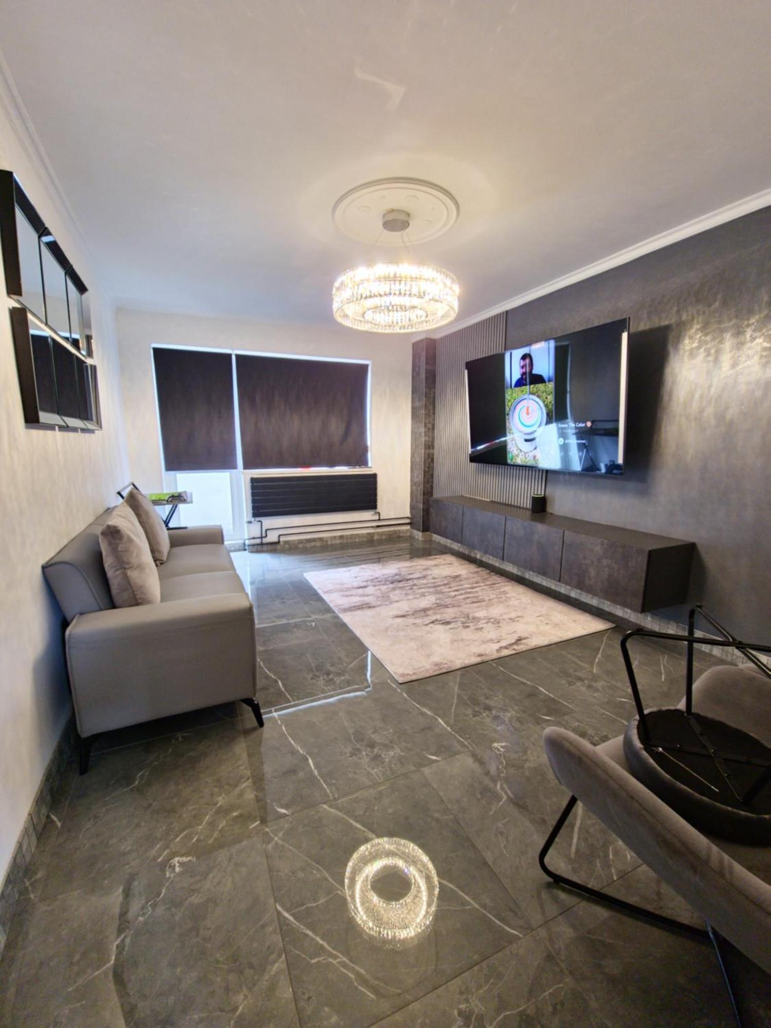 Cozy Flat In East